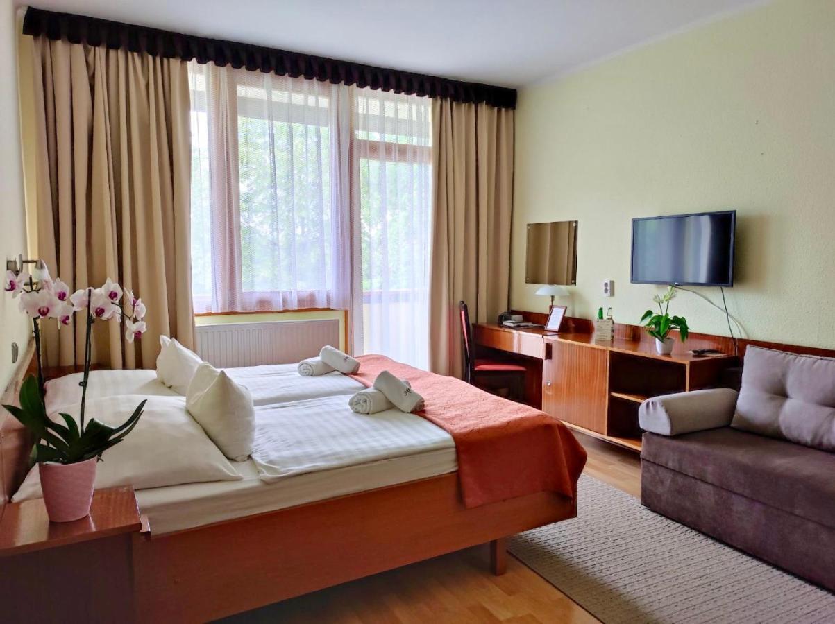 Apartman Hotel Bük Buitenkant foto