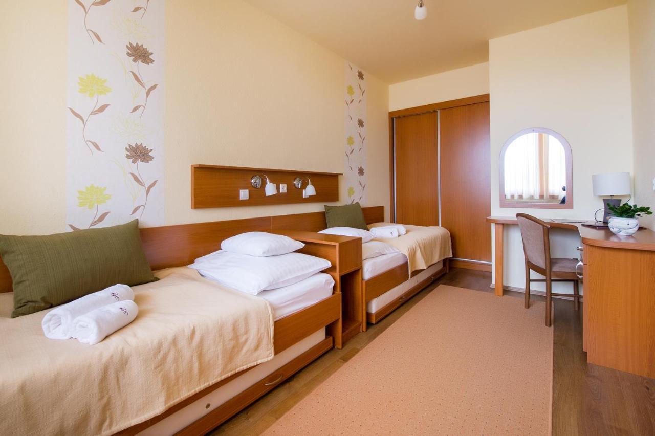 Apartman Hotel Bük Buitenkant foto