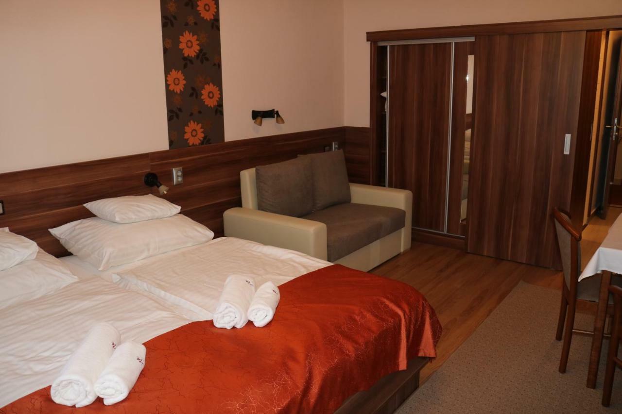 Apartman Hotel Bük Buitenkant foto