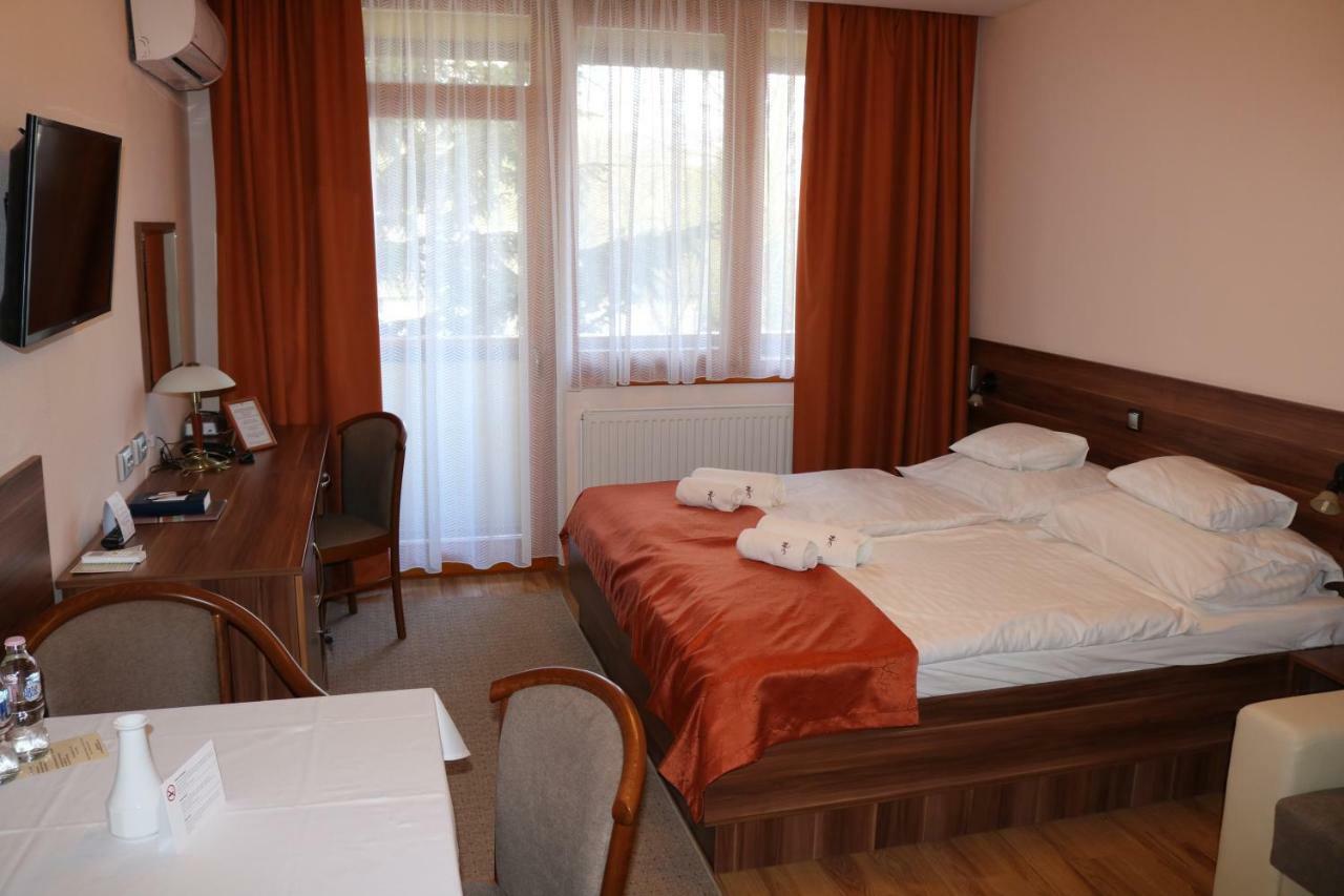 Apartman Hotel Bük Buitenkant foto